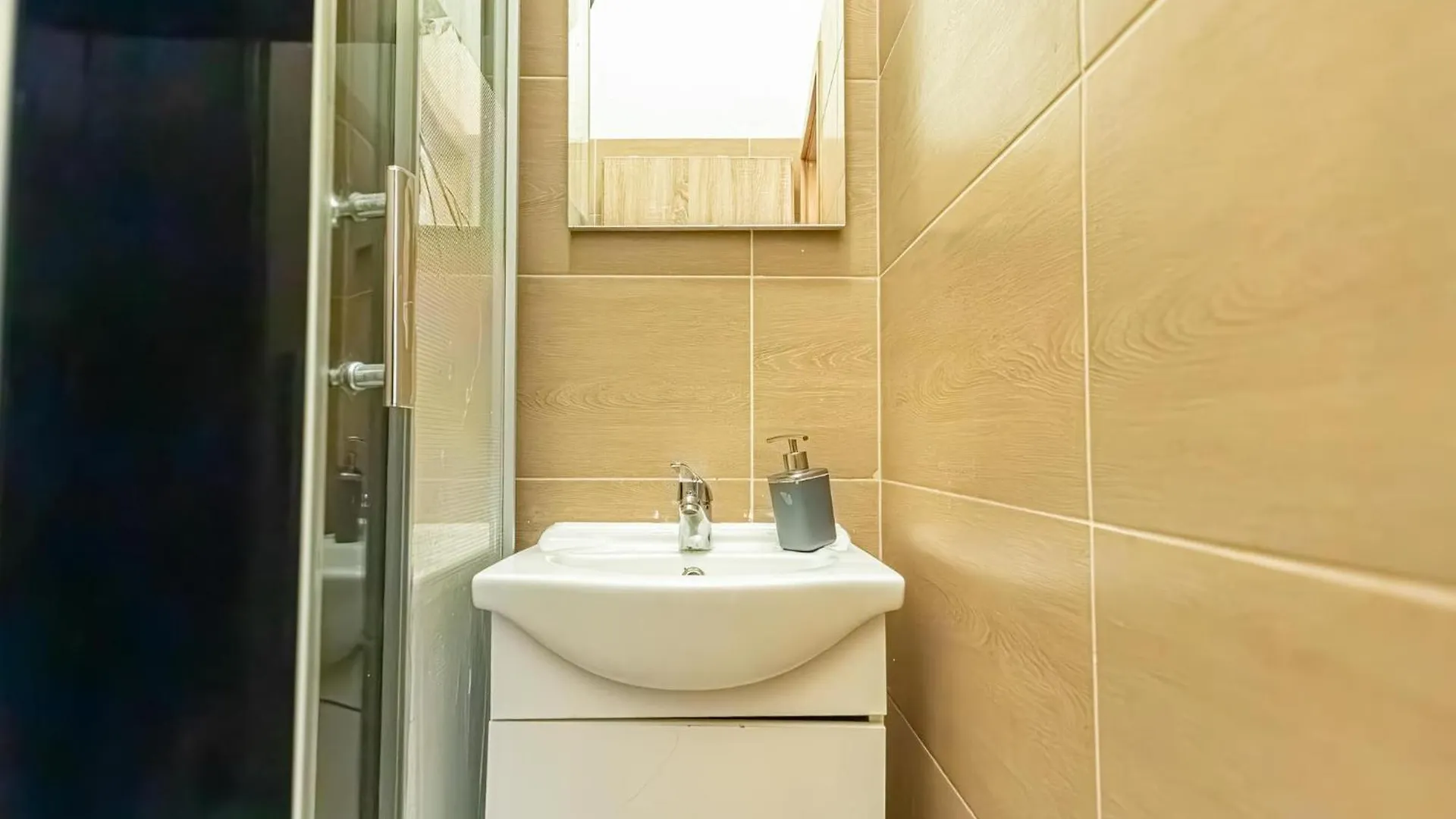 Chic Apartment- Suitable For Longstays Near Matzleinsforferplatz Viena Apartamento